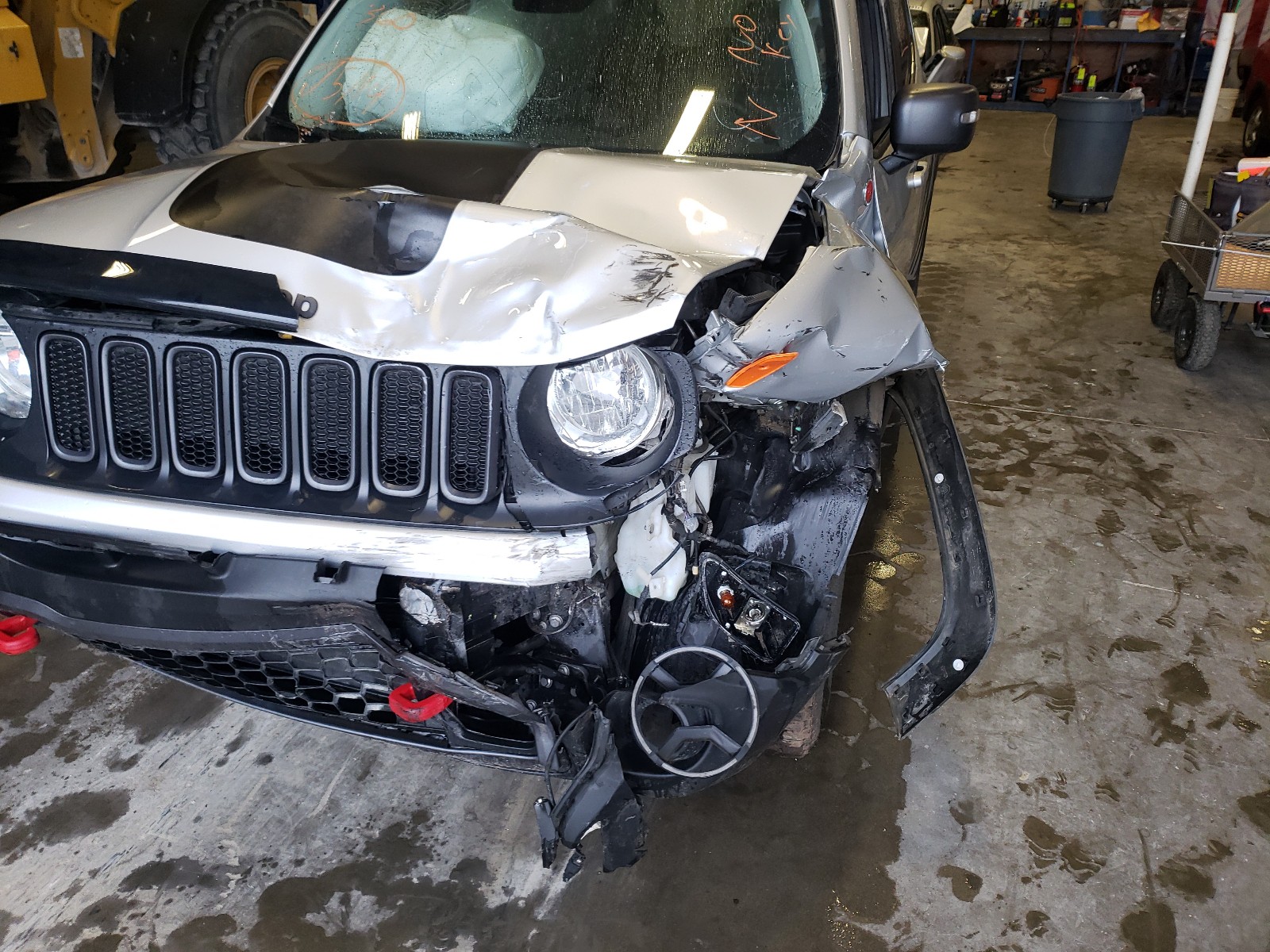 Photo 9 from auction – 2017 JEEP RENEGADE T with VIN ZACCJBCBXHPF94704