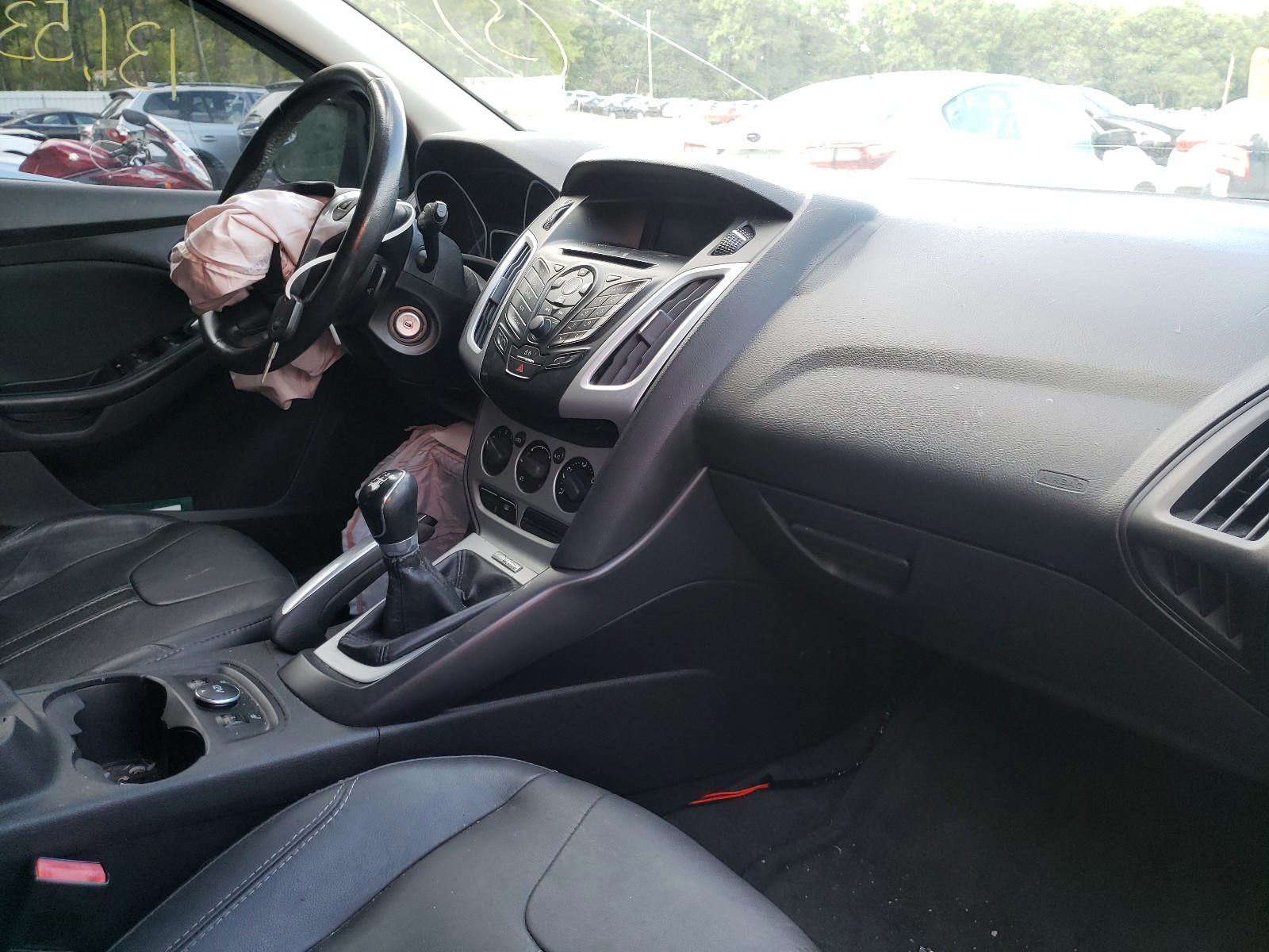 Photo 5 from auction – 2013 FORD FOCUS SE with VIN 1FADP3K25DL130945