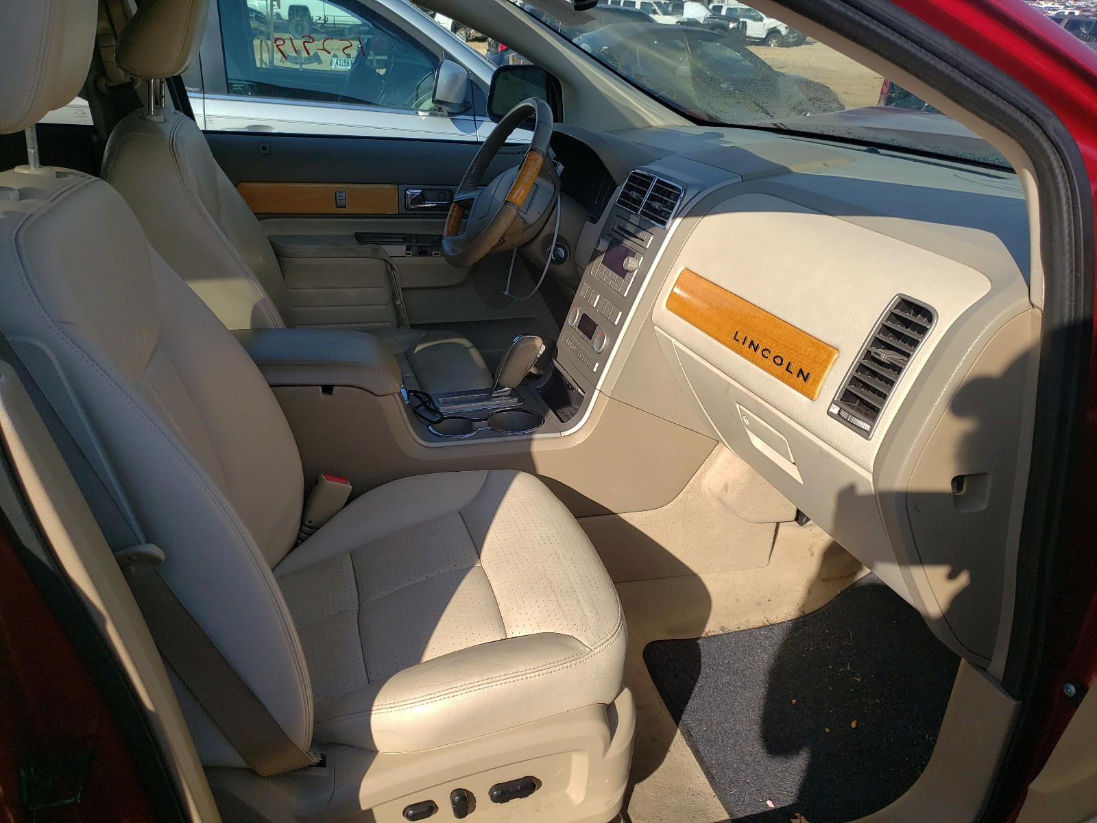 Photo 5 from auction – 2007 LINCOLN MKX with VIN 2LMDU88C77BJ05436
