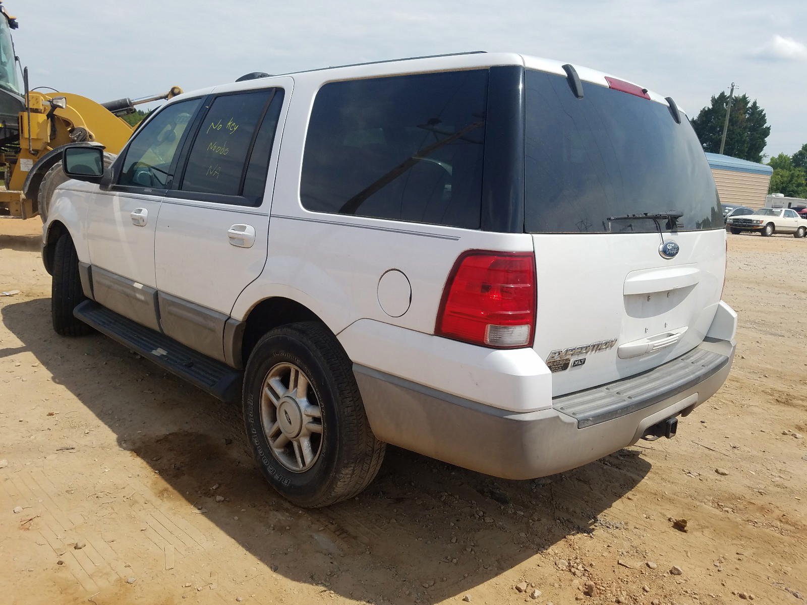 Photo 3 from auction – 2003 FORD EXPEDITION with VIN 1FMPU16L23LB79425
