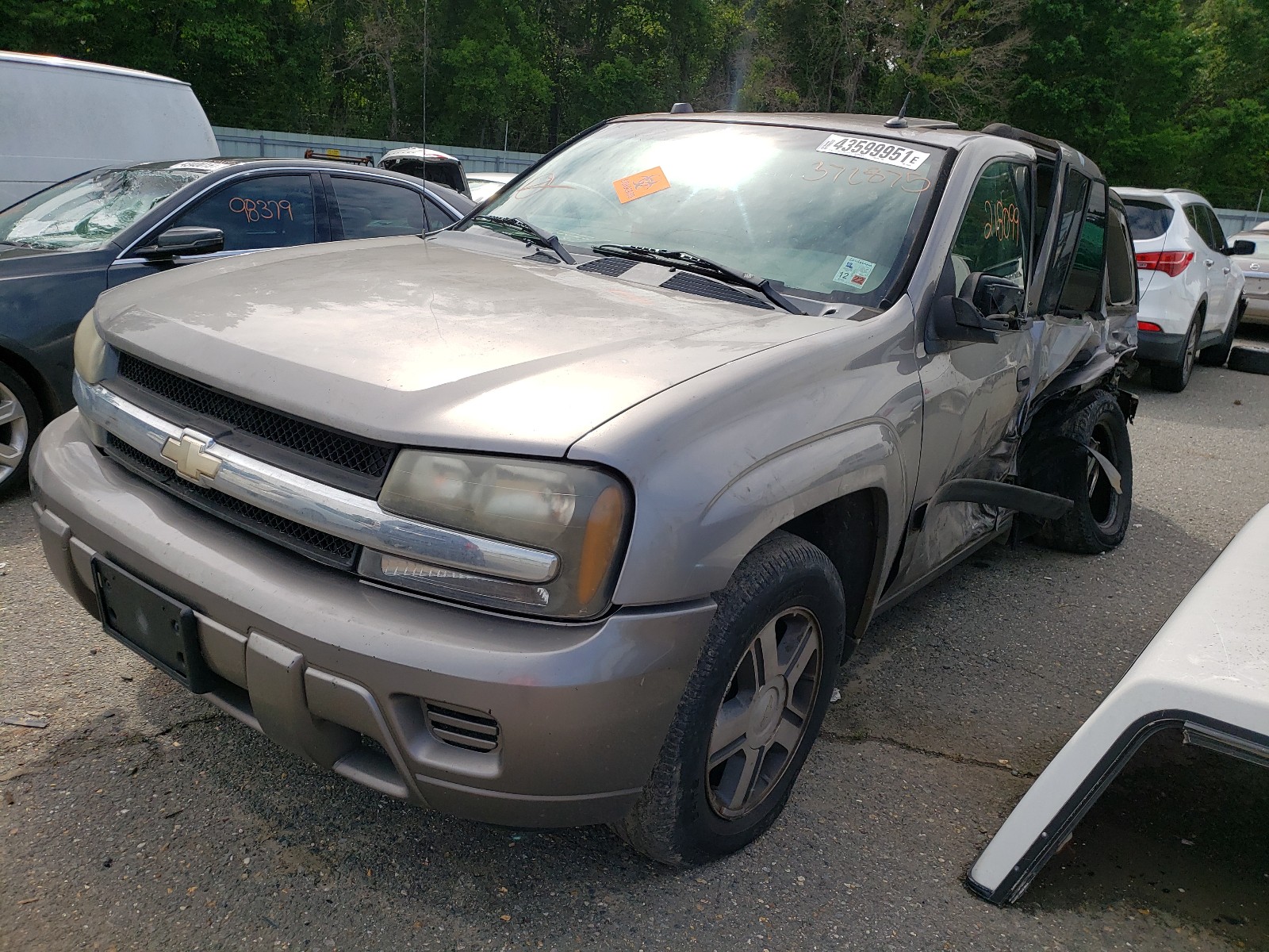 Photo 2 from auction – 2005 CHEVROLET TRAILBLAZE with VIN 1GNDS13SX52372785
