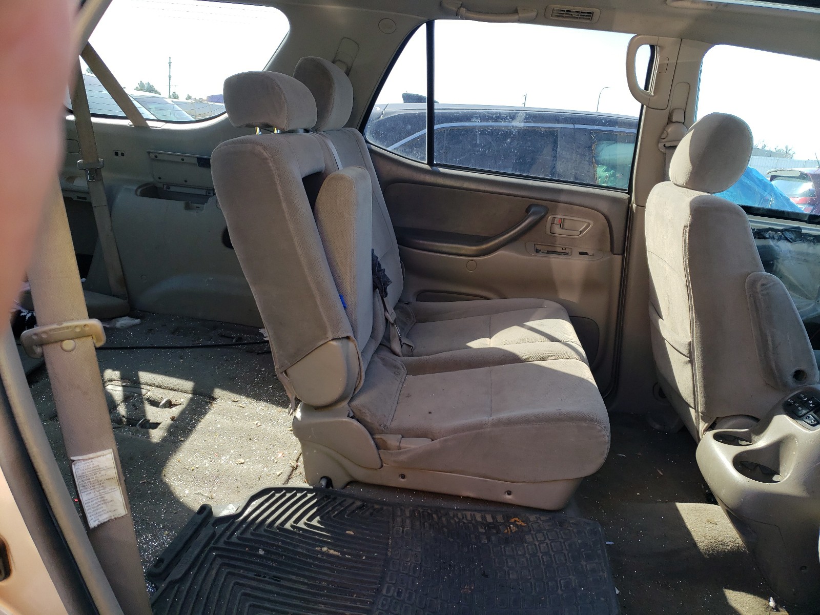 Photo 6 from auction – 2006 TOYOTA SEQUOIA SR with VIN 5TDZT34A36S274477