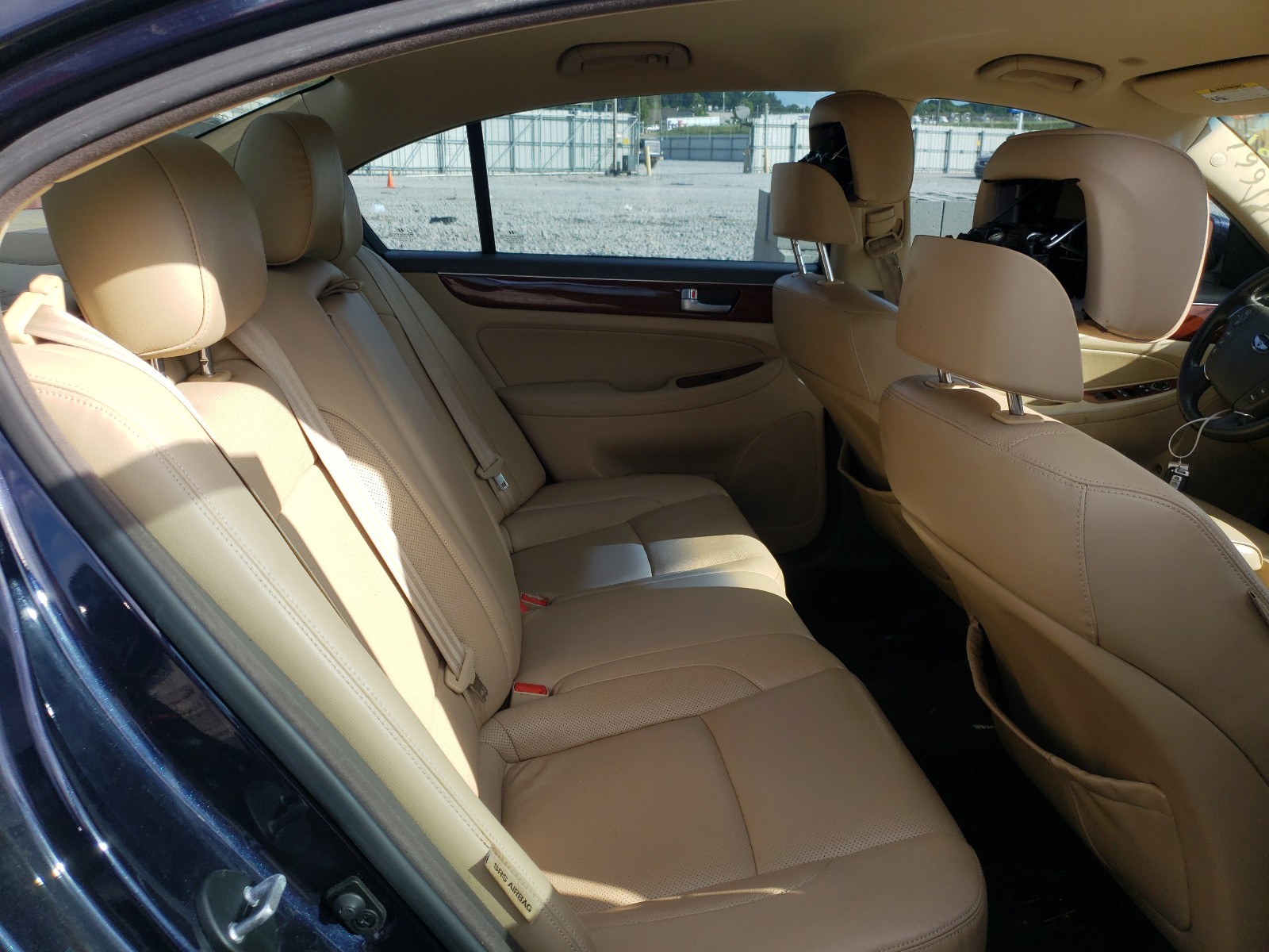 Photo 6 from auction – 2012 HYUNDAI GENESIS 3. with VIN KMHGC4DDXCU195365