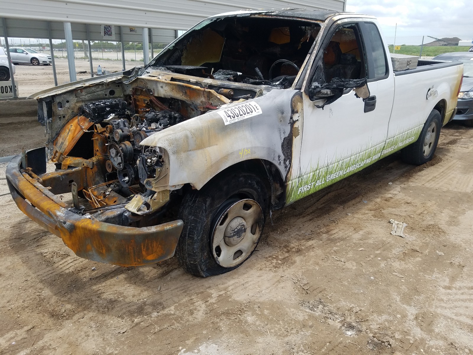 Zdjęcie 2 z aukcji – 2006 FORD F150 z VIN 1FTRF12286NA40638