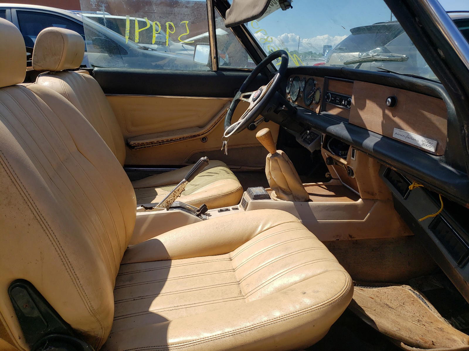 Photo 5 from auction – 1982 FIAT 124 SPIDER with VIN ZFAAS00BXC5003258