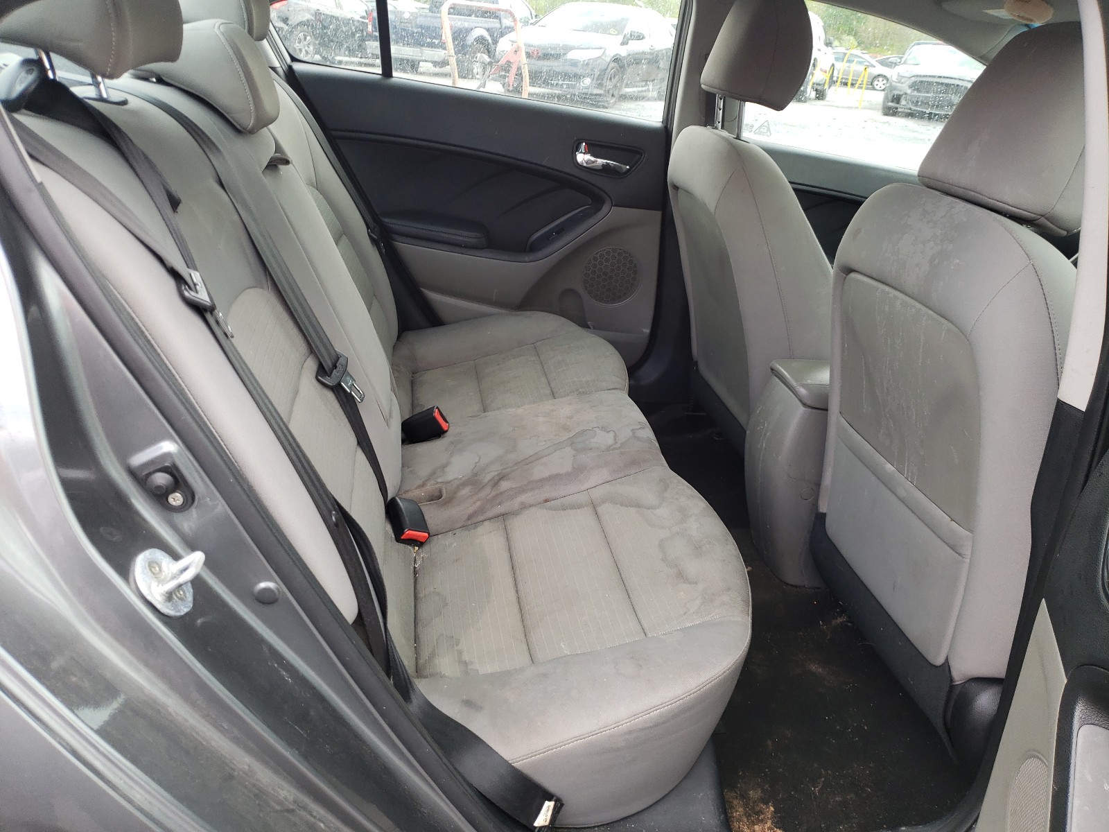 Photo 6 from auction – 2016 KIA FORTE LX with VIN KNAFX4A64G5537609