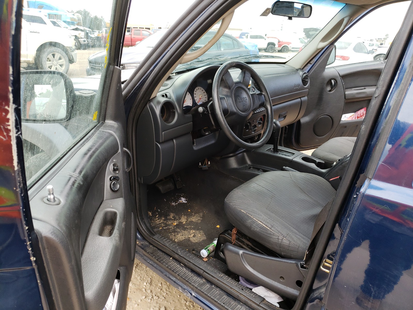 Photo 9 from auction – 2003 JEEP LIBERTY SP with VIN 1J4GK48K73W719666