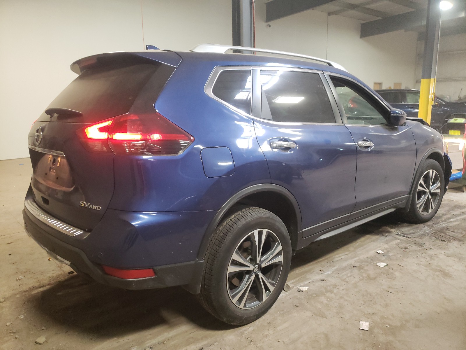 Photo 4 from auction – 2019 NISSAN ROGUE S with VIN 5N1AT2MV8KC826623