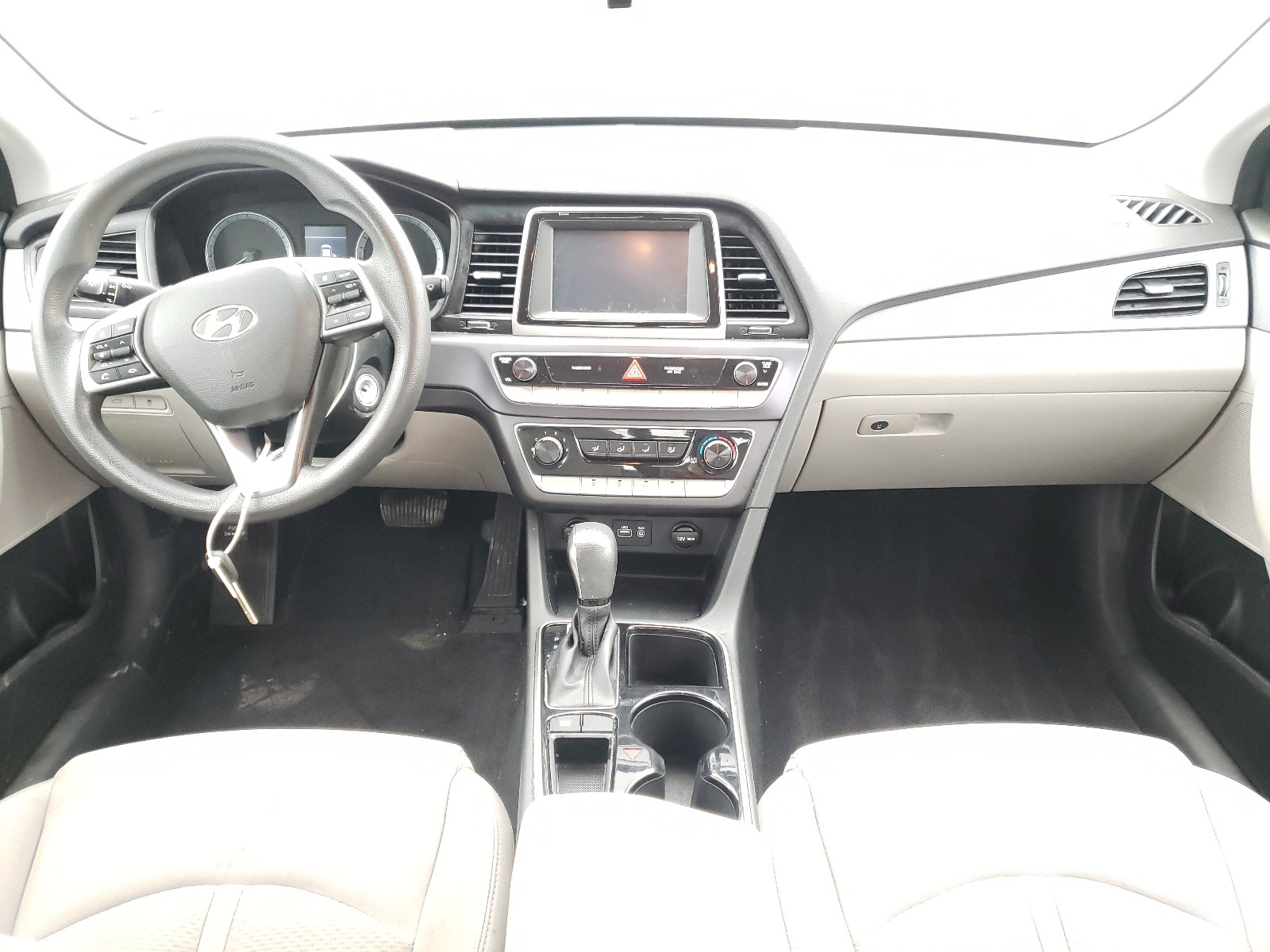 Photo 9 from auction – 2019 HYUNDAI SONATA SE with VIN 5NPE24AF2KH810908