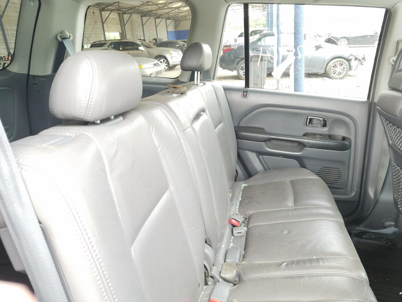 Photo 6 from auction – 2003 HONDA PILOT EXL with VIN 2HKYF18543H506087