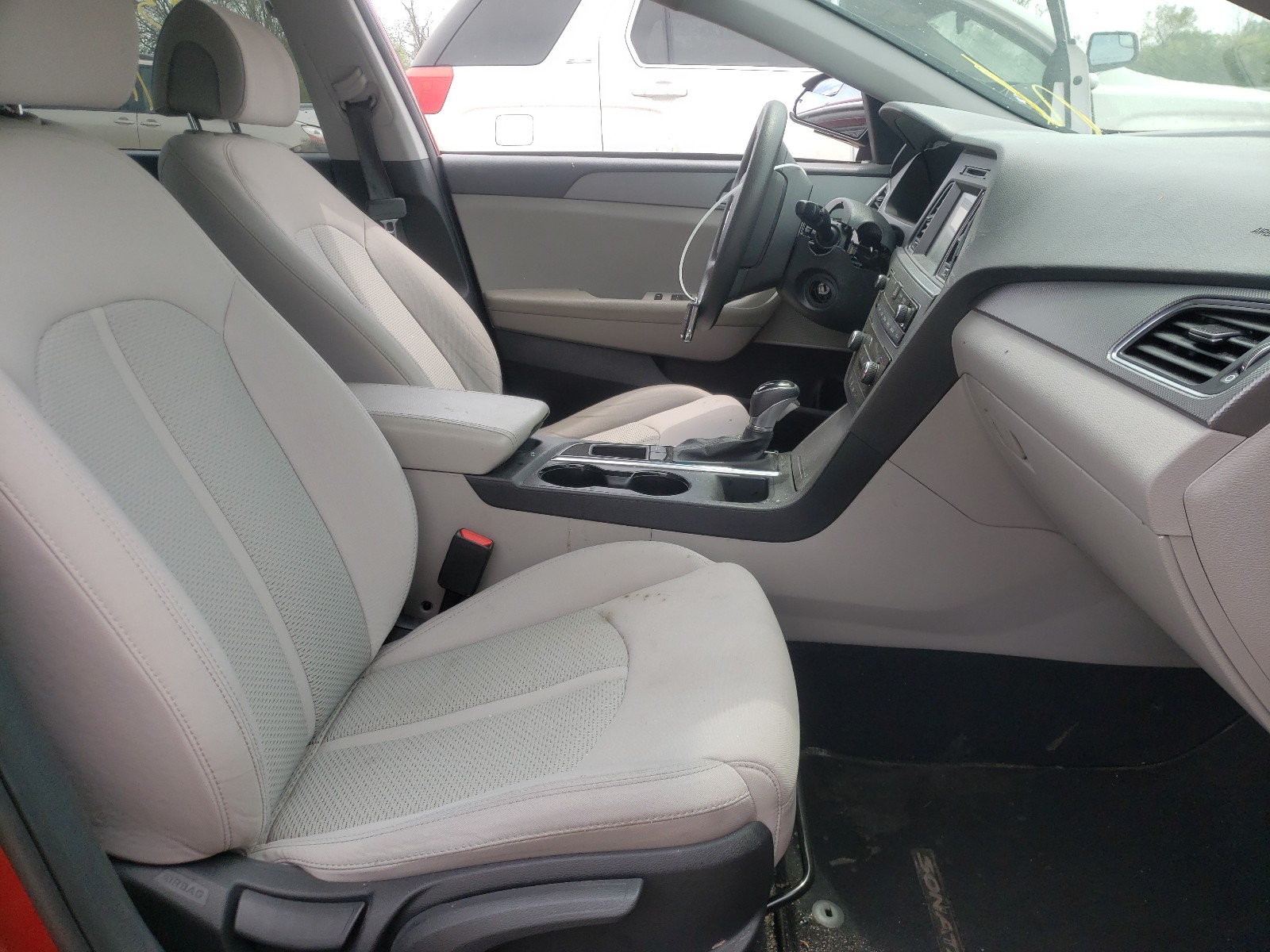 Photo 5 from auction – 2016 HYUNDAI SONATA SE with VIN 5NPE24AF2GH369241