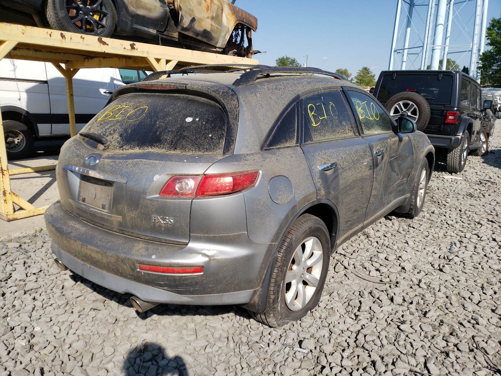 Фото 4 с аукциона – 2004 INFINITI FX35 с VIN JNRAS08W04X215768