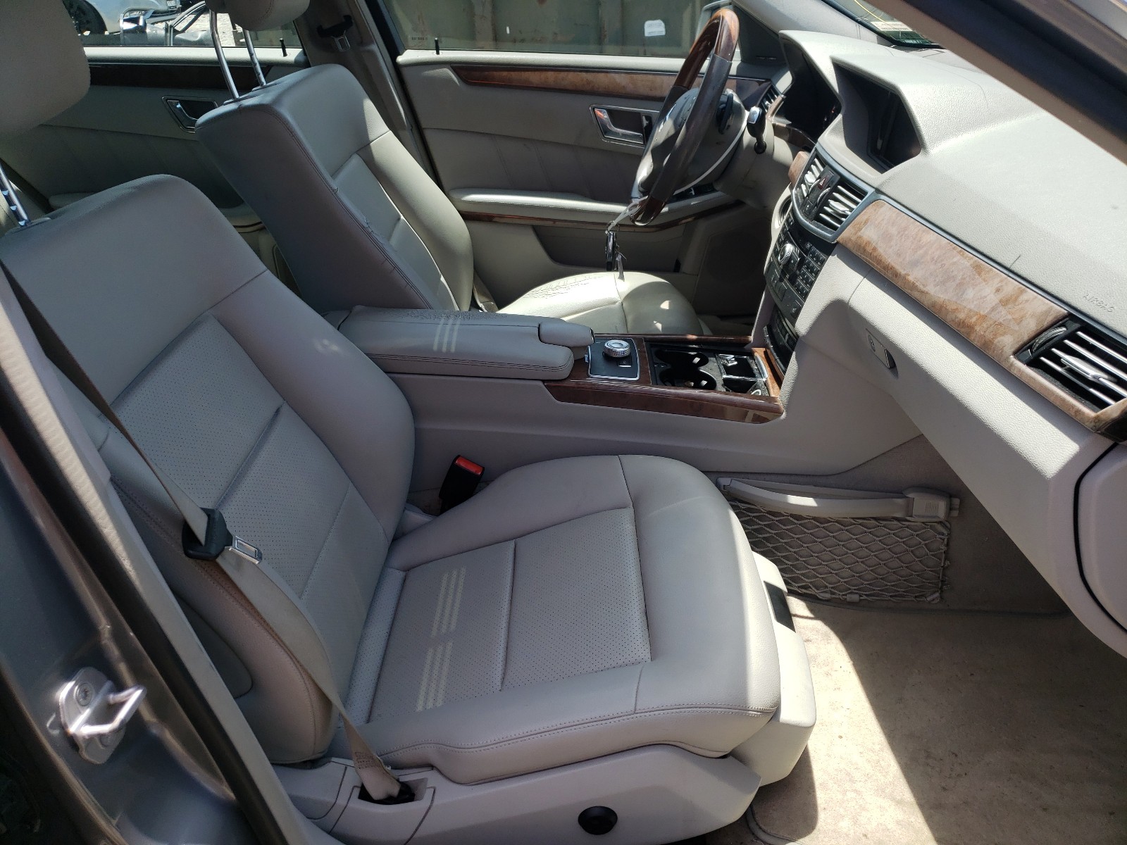 Photo 5 from auction – 2010 MERCEDES-BENZ E 350 with VIN WDDHF5GB4AA184396