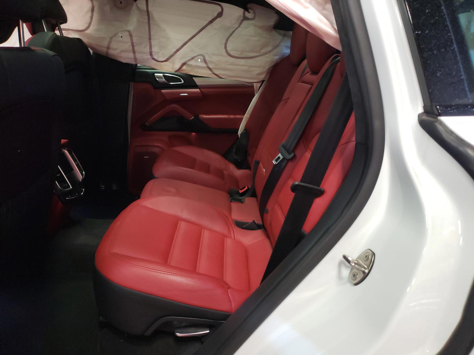 Photo 6 from auction – 2016 PORSCHE CAYENNE GT with VIN WP1AD2A26GLA76513