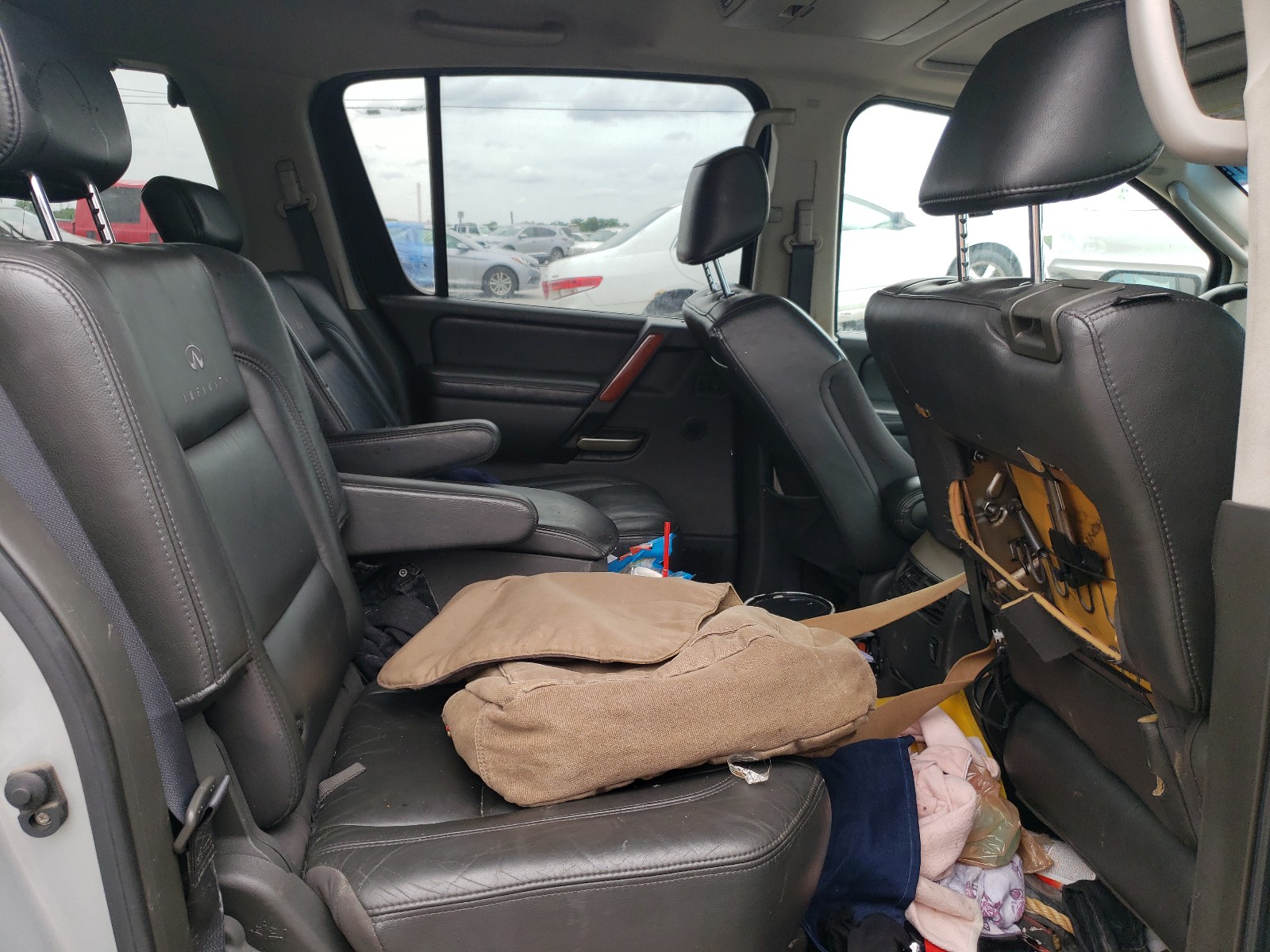Photo 6 from auction – 2005 INFINITI QX56 with VIN 5N3AA08A05N812183