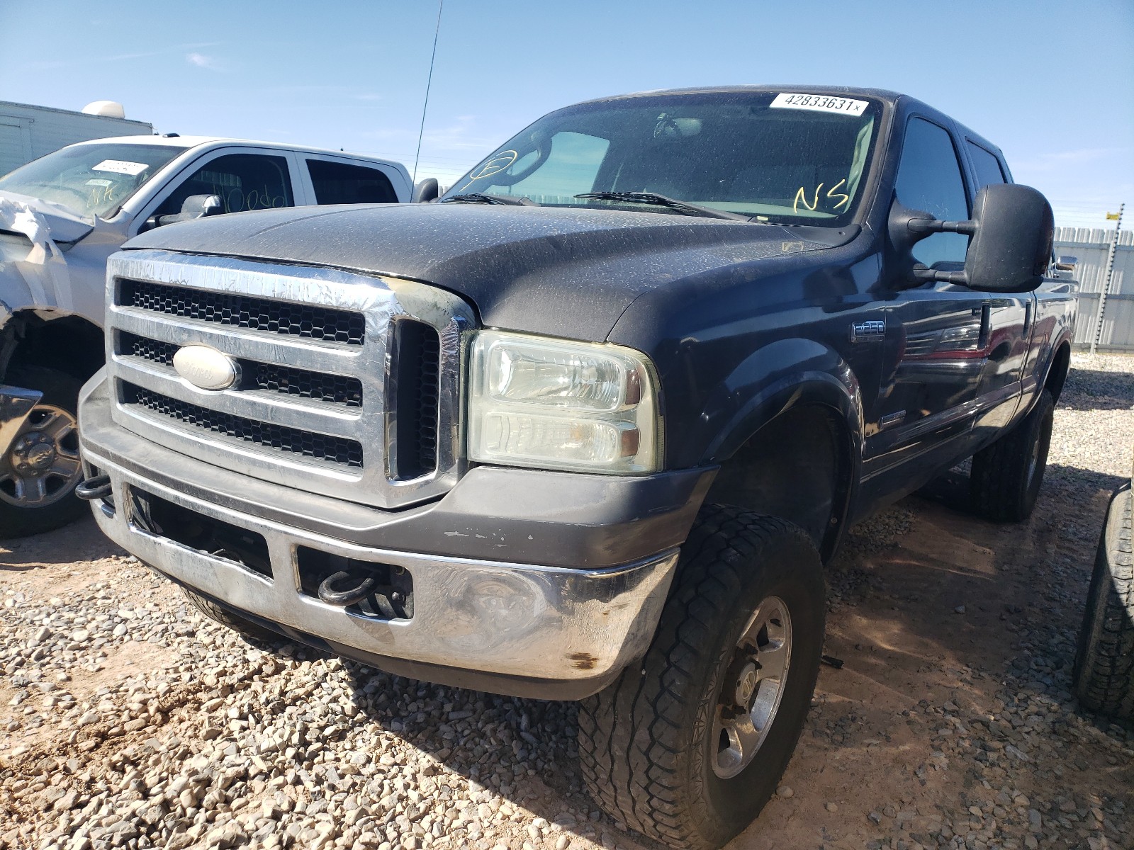 Photo 2 from auction – 2005 FORD F250 SUPER with VIN 1FTSW21P95EC39443