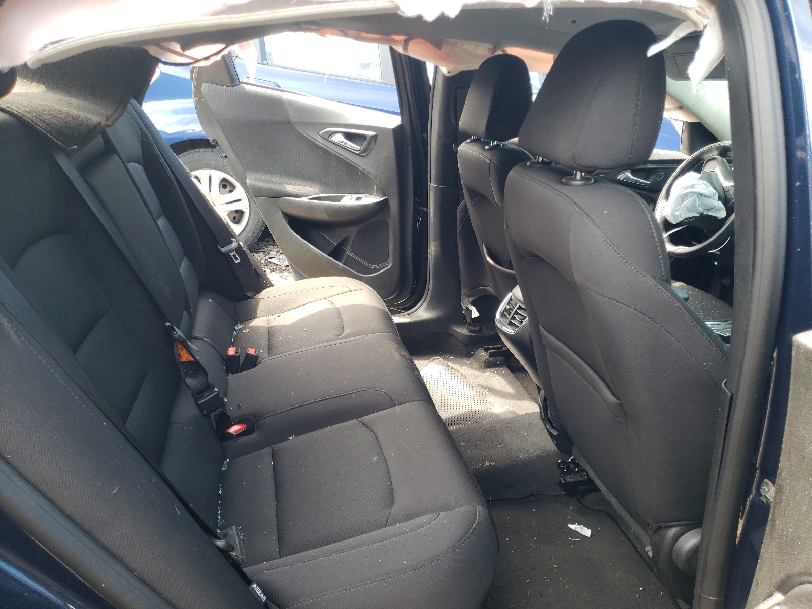 Photo 6 from auction – 2019 CHEVROLET MALIBU LT with VIN 1G1ZD5ST5KF112155