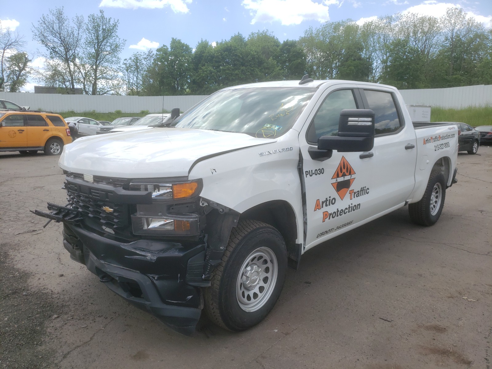 Photo 2 from auction – 2021 CHEVROLET SILVERADO with VIN 1GCPYAEH1MZ185687