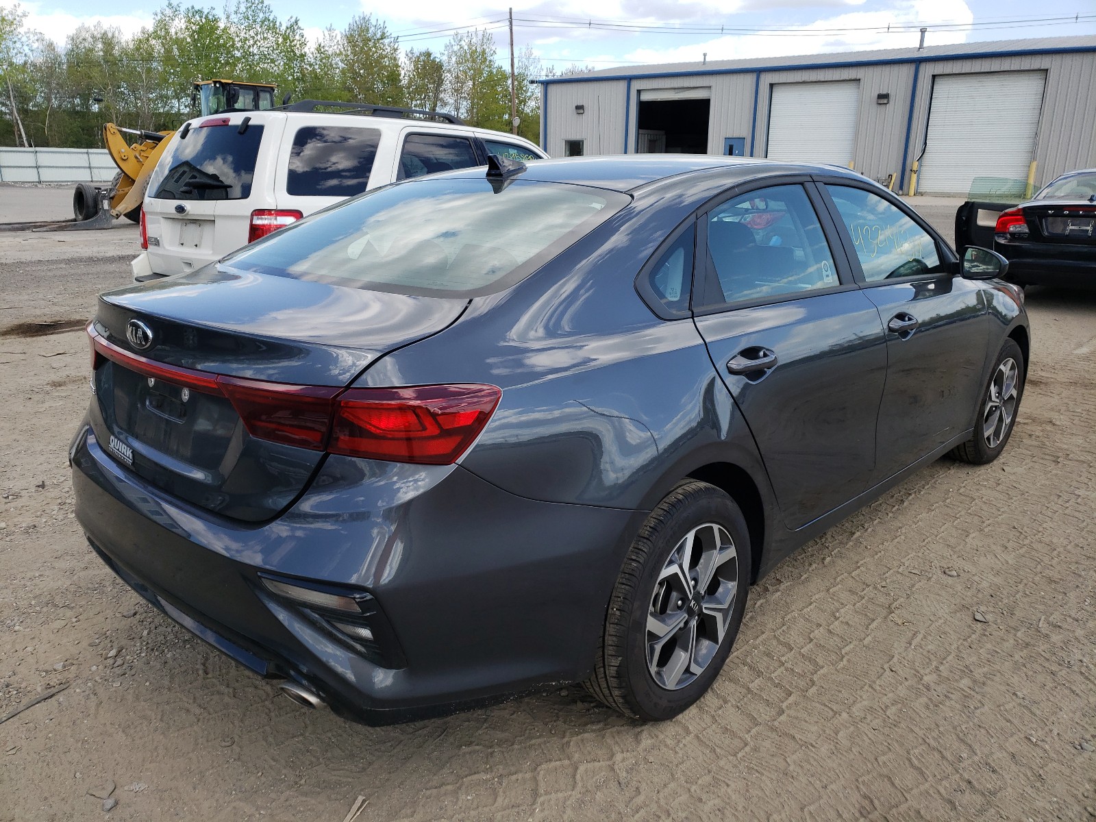 Photo 4 from auction – 2021 KIA FORTE FE with VIN 3KPF24AD9ME313591