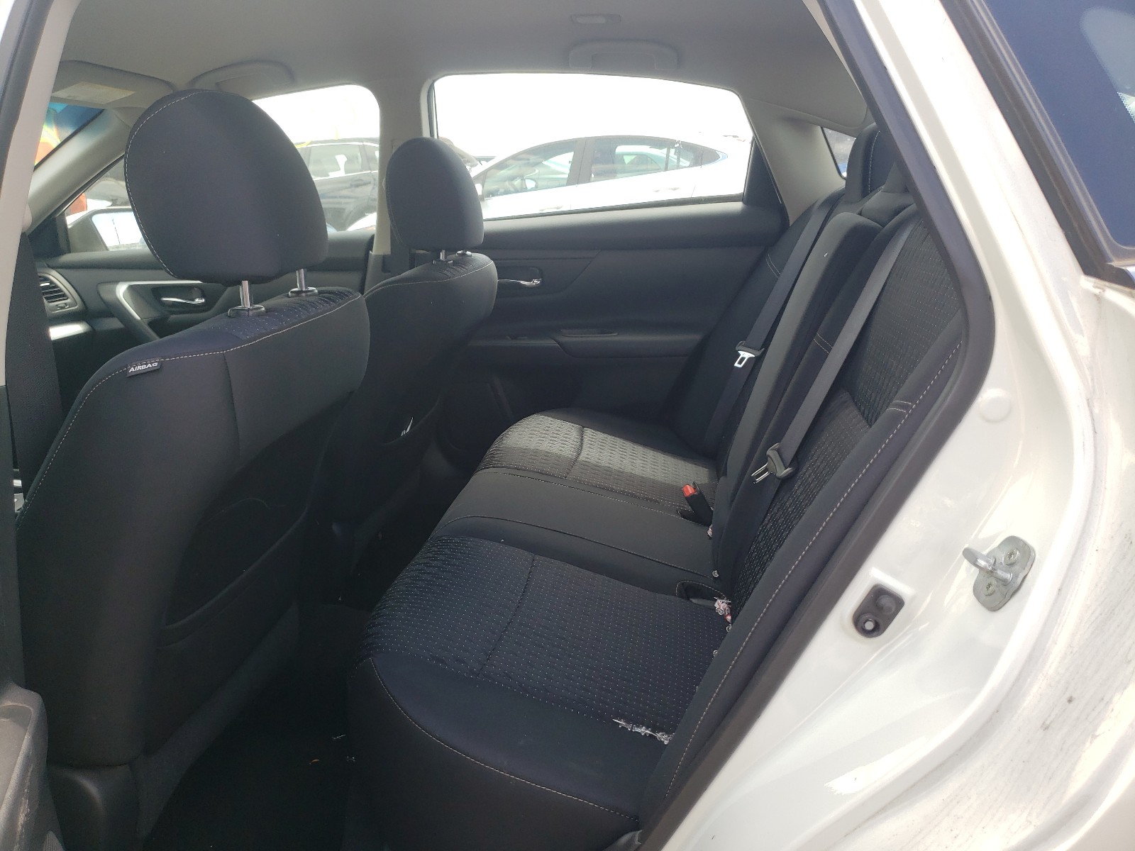 Photo 6 from auction – 2016 NISSAN ALTIMA 2.5 with VIN 1N4AL3AP5GC256805