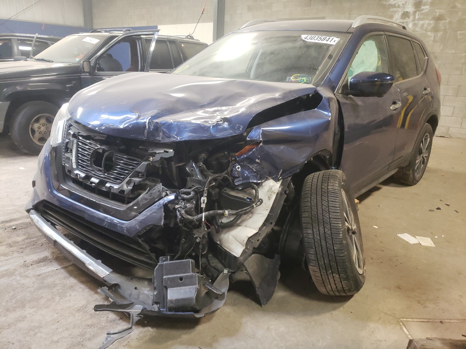 Photo 2 from auction – 2019 NISSAN ROGUE S with VIN 5N1AT2MV8KC826623