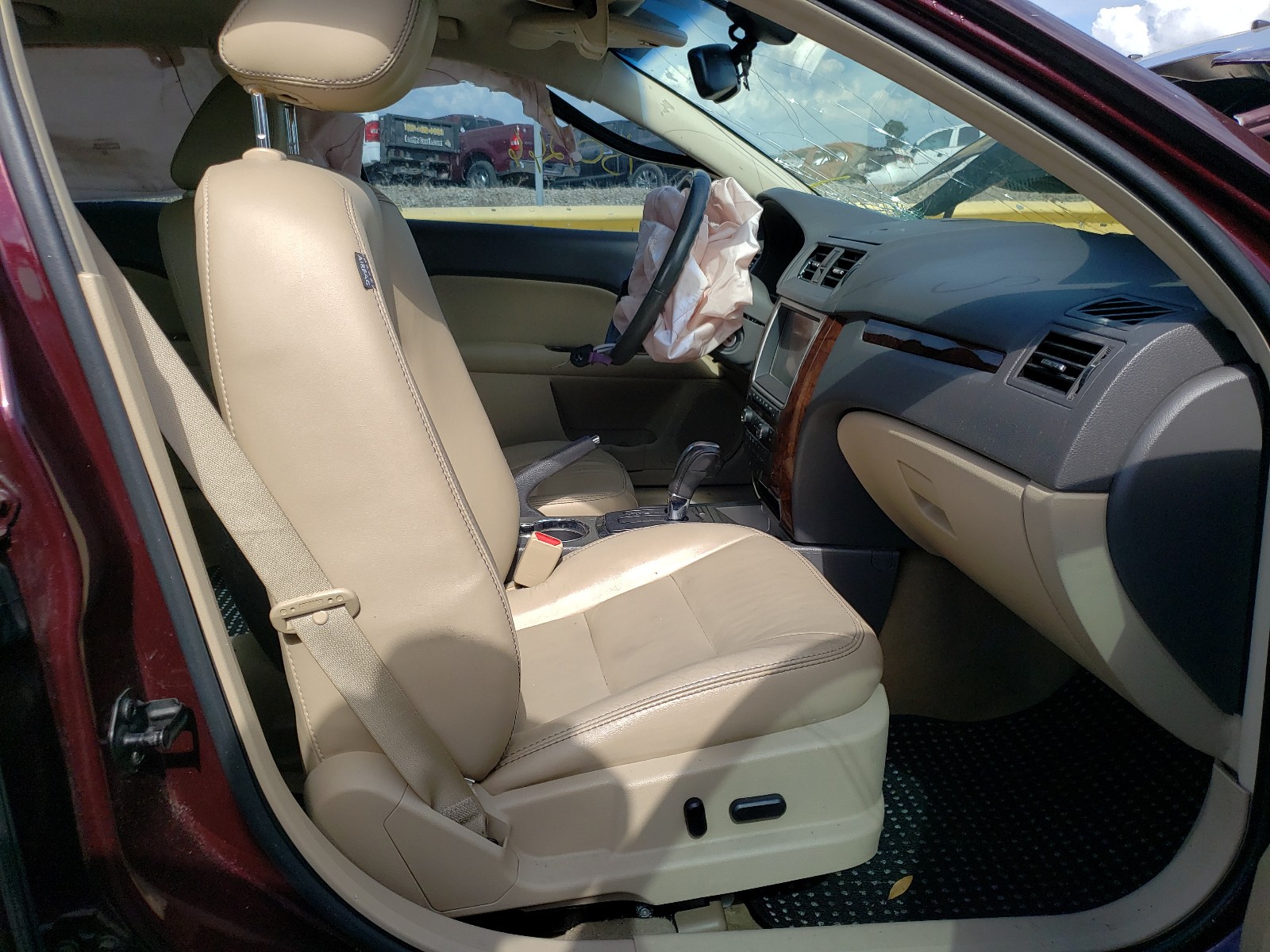 Photo 5 from auction – 2011 FORD FUSION SEL with VIN 3FAHP0JA4BR316192