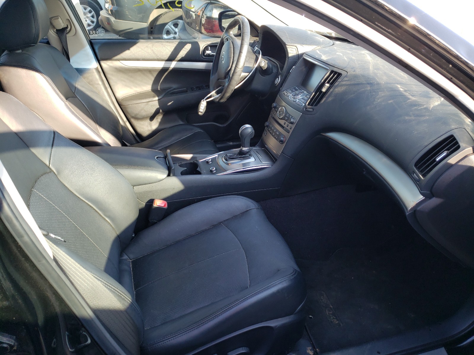 Photo 5 from auction – 2015 INFINITI Q40 with VIN JN1CV6AP3FM500283