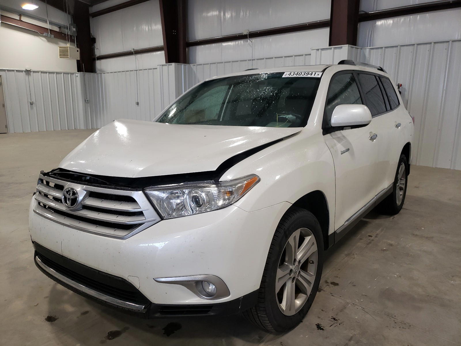 Photo 2 from auction – 2011 TOYOTA HIGHLANDER with VIN 5TDDK3EH8BS081020