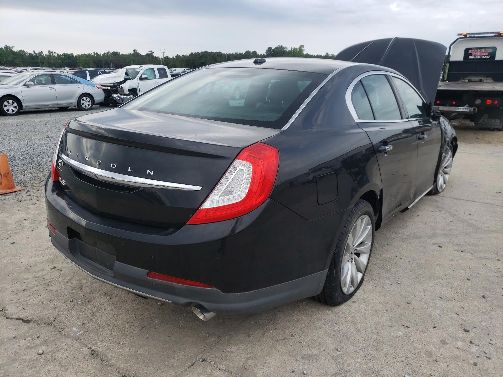 Photo 4 from auction – 2015 LINCOLN MKS with VIN 1LNHL9DK9FG605706