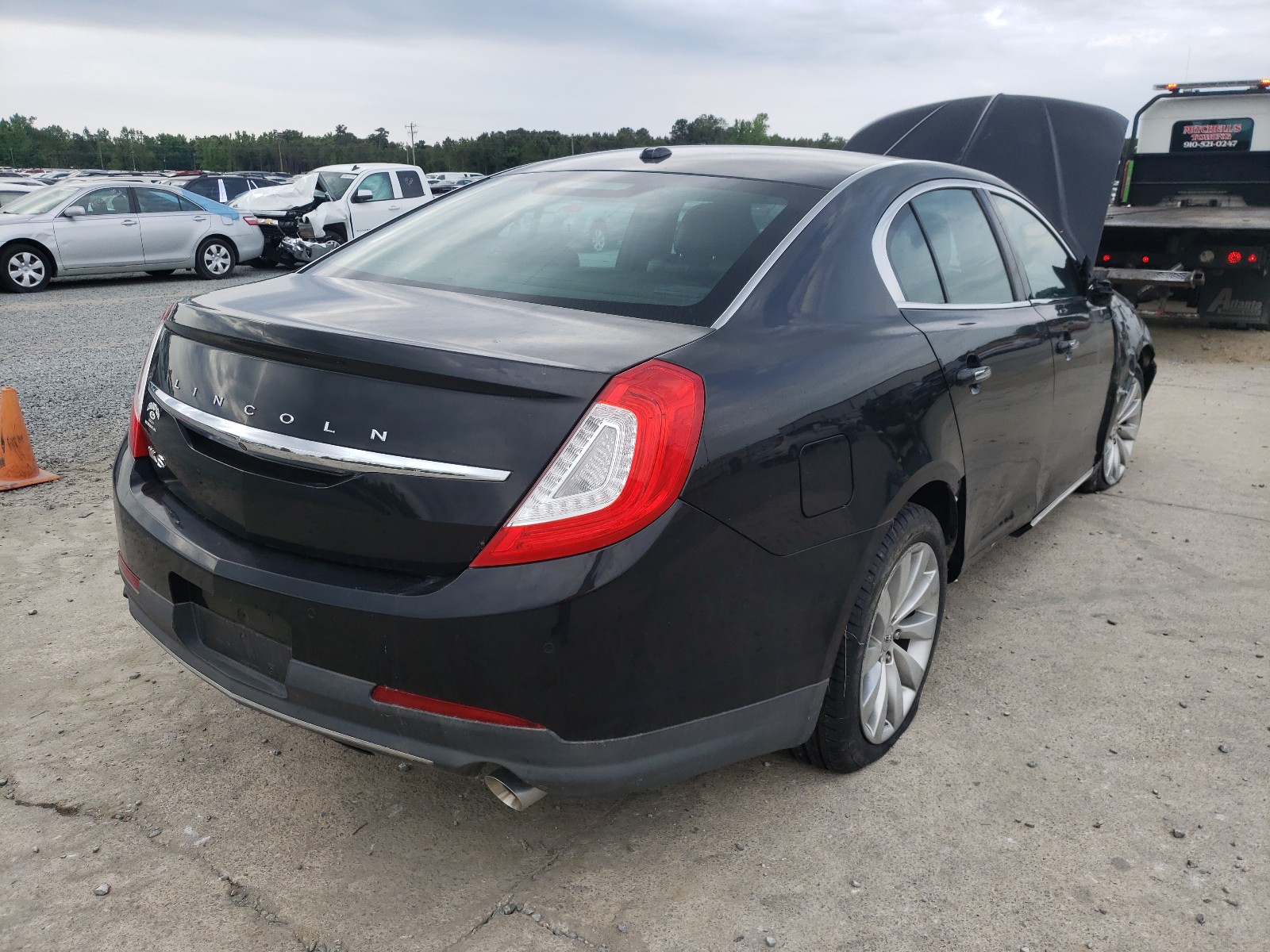 Zdjęcie 4 z aukcji – 2015 LINCOLN MKS z VIN 1LNHL9DK9FG605706