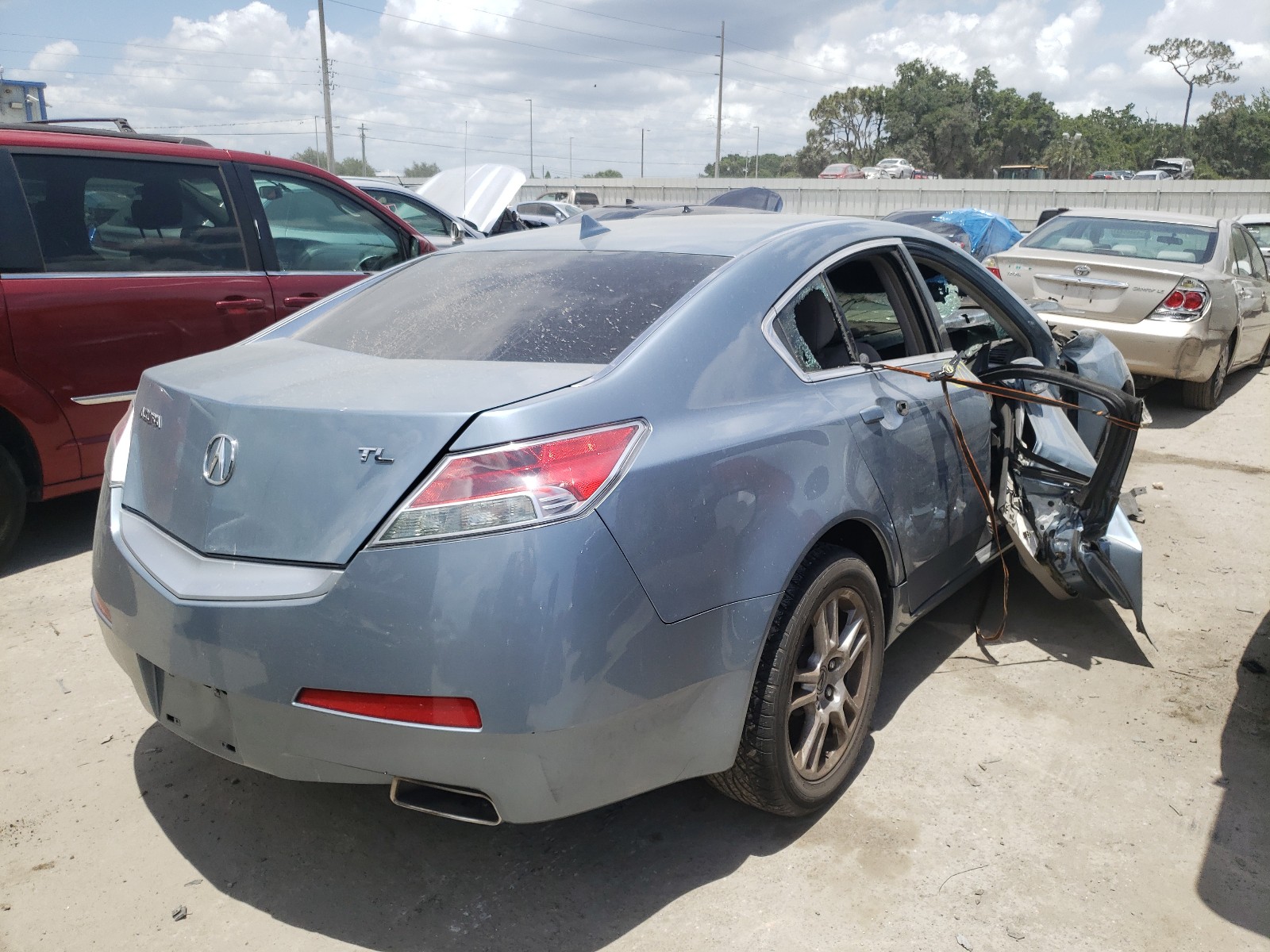 Photo 4 from auction – 2010 ACURA TL with VIN 19UUA8F23AA003929