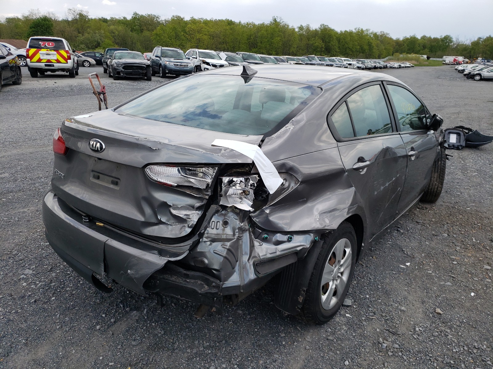 Photo 4 from auction – 2016 KIA FORTE LX with VIN KNAFX4A64G5537609