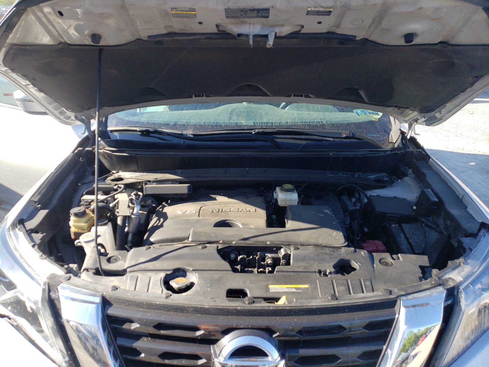 Photo 7 from auction – 2017 NISSAN PATHFINDER with VIN 5N1DR2MMXHC695142