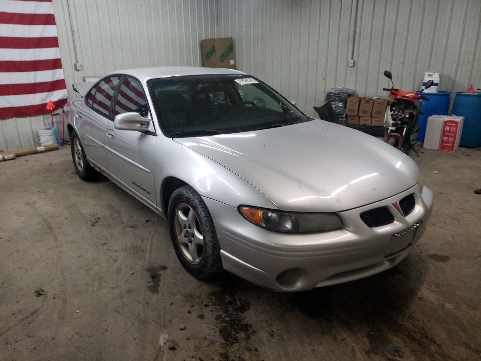 Photo 1 from auction – 2002 PONTIAC GRAND PRIX with VIN 1G2WK52J62F215670