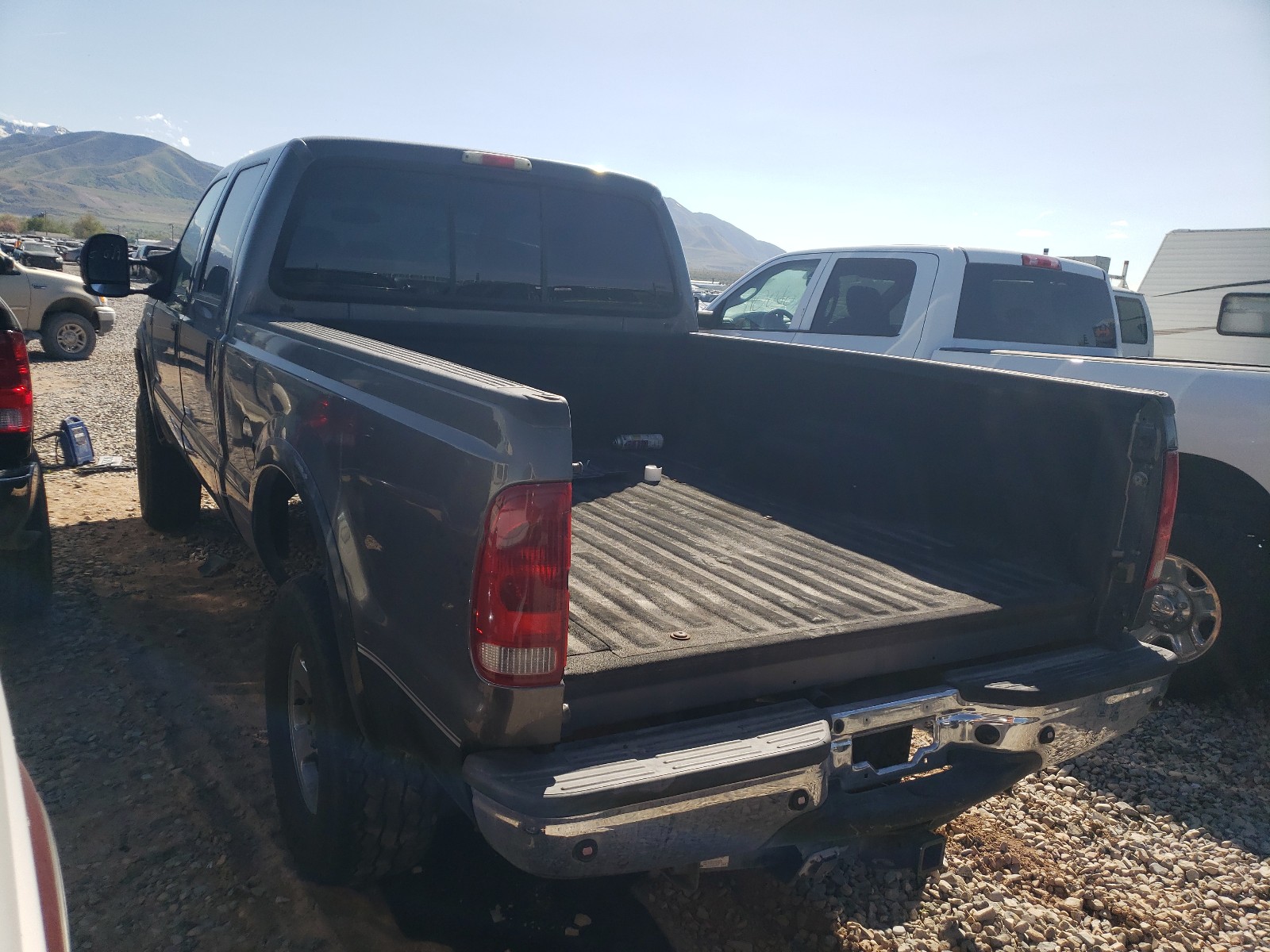 Photo 3 from auction – 2005 FORD F250 SUPER with VIN 1FTSW21P95EC39443