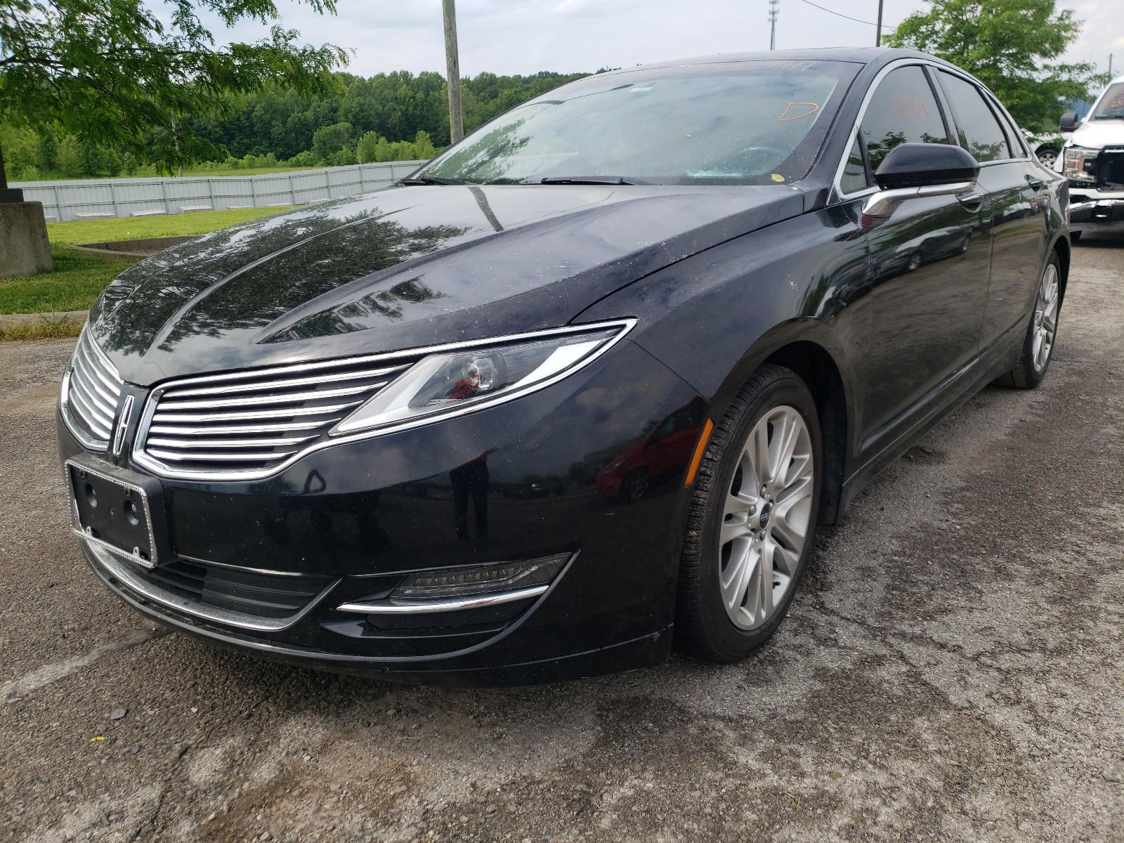 Photo 2 from auction – 2016 LINCOLN MKZ with VIN 3LN6L2J91GR631873