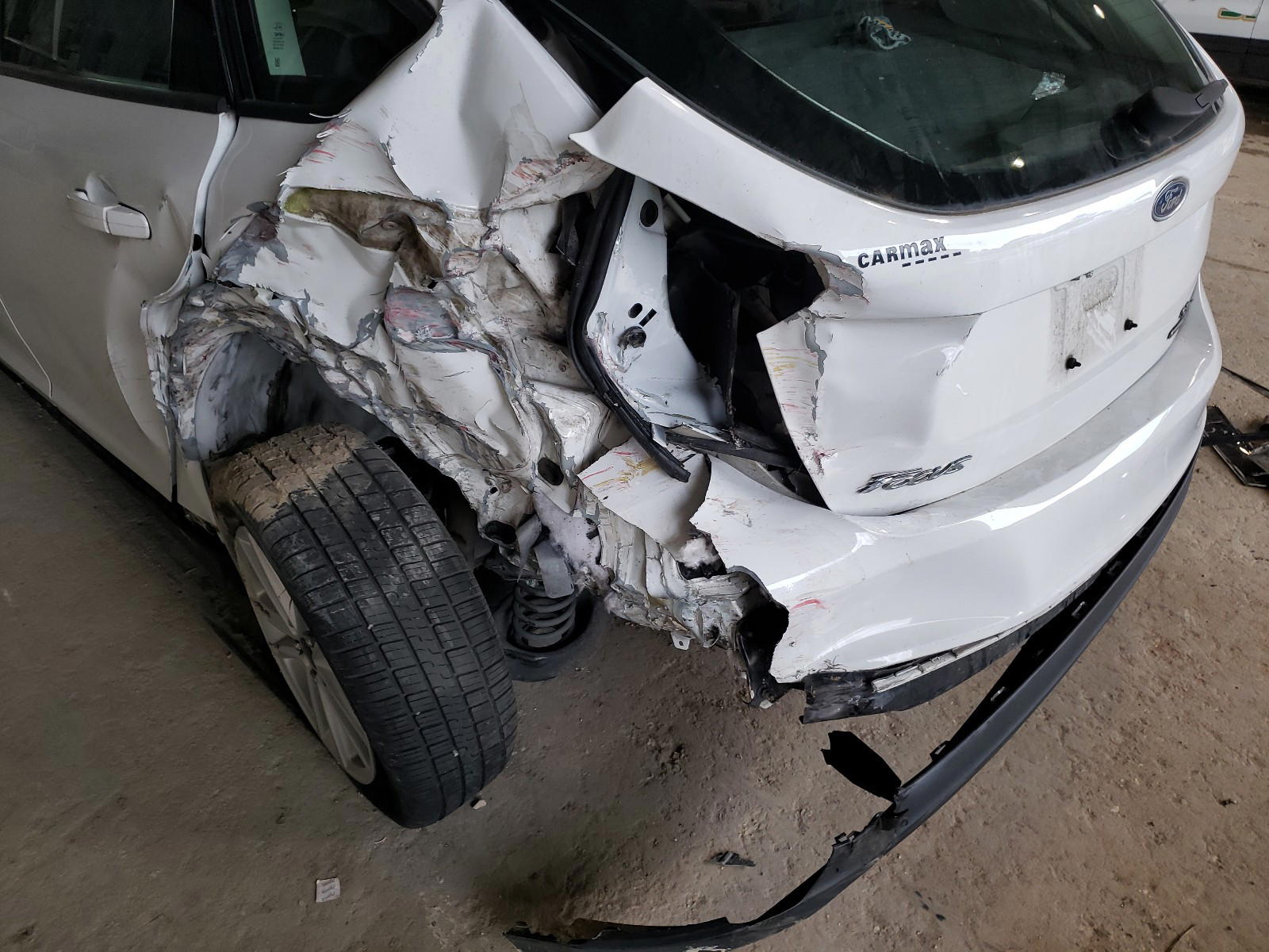 Photo 9 from auction – 2015 FORD FOCUS SE with VIN 1FADP3K24FL249394