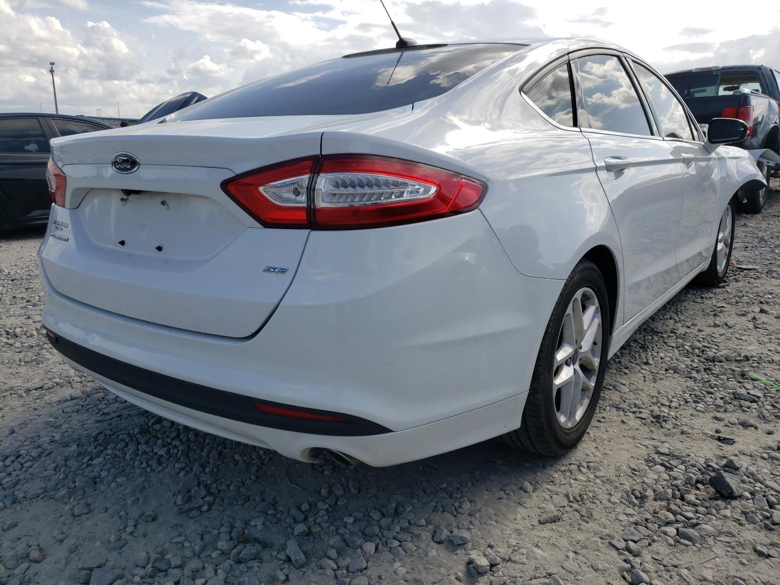 Photo 4 from auction – 2016 FORD FUSION SE with VIN 3FA6P0H77GR388139