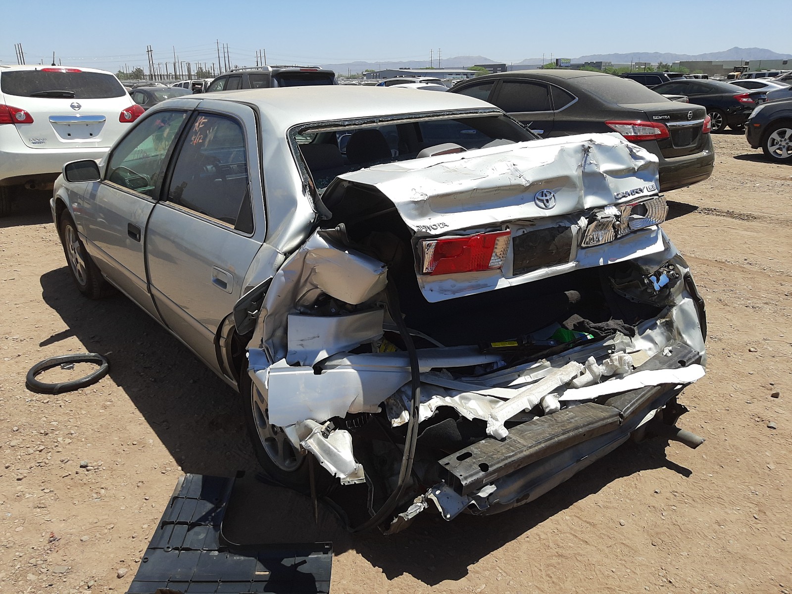 Photo 3 from auction – 2000 TOYOTA CAMRY CE with VIN 4T1BG28K7YU665063