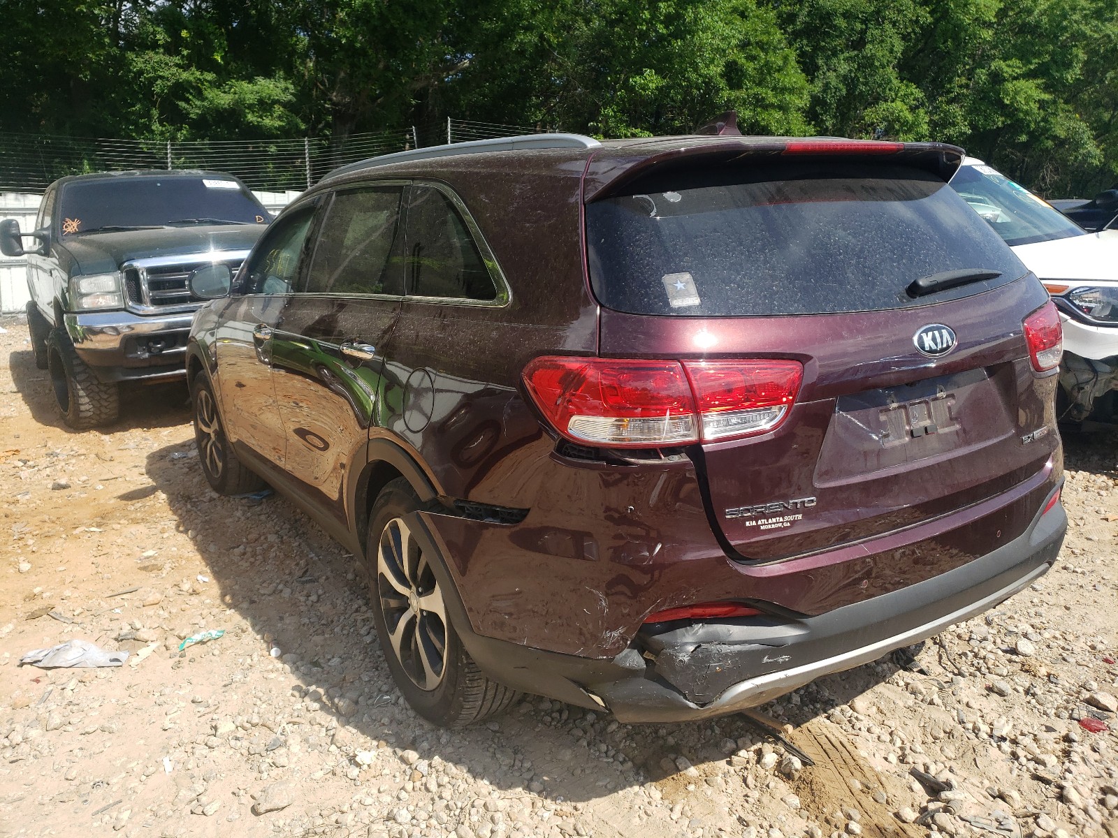 Photo 3 from auction – 2016 KIA SORENTO EX with VIN 5XYPH4A10GG155139