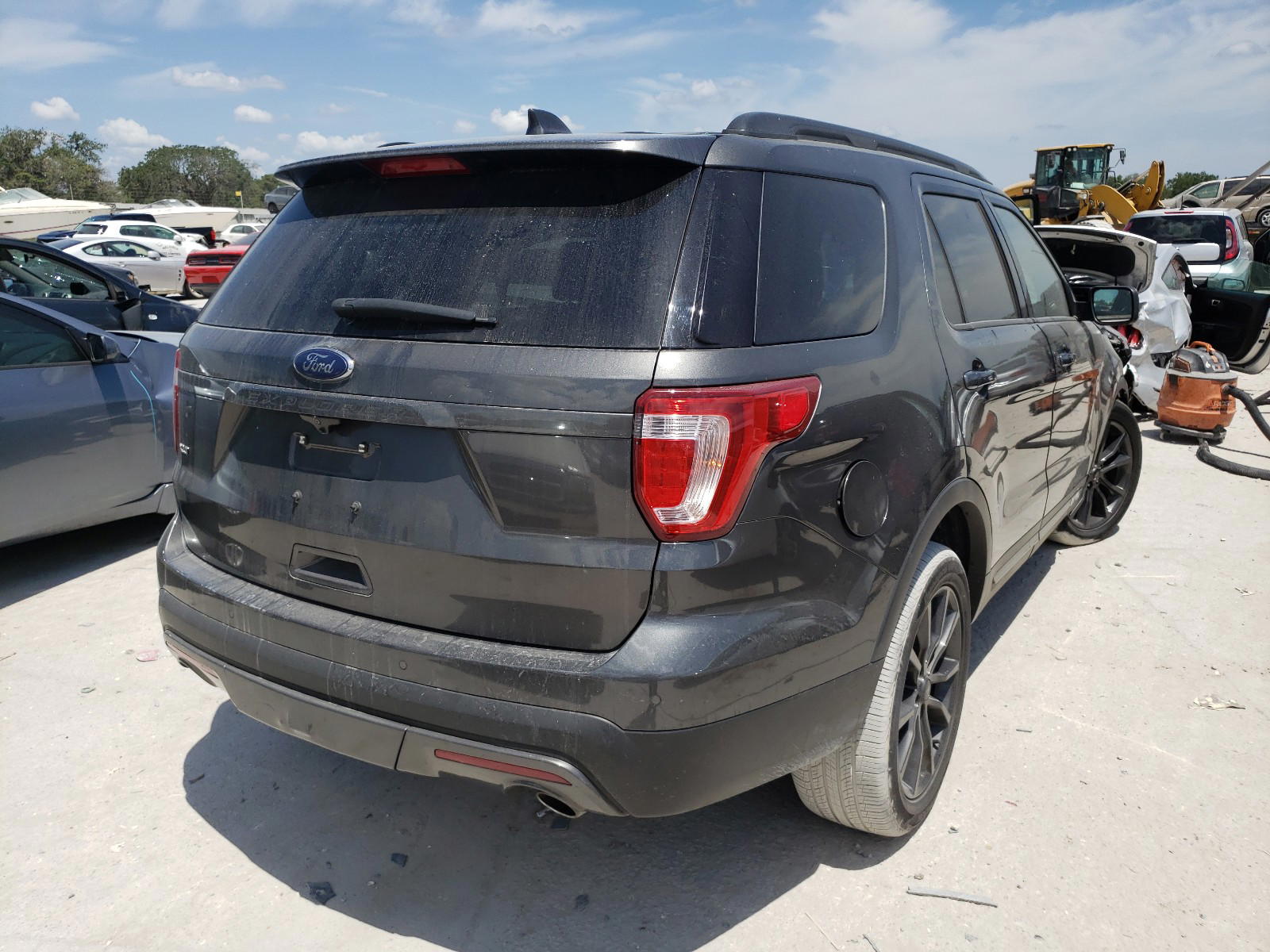 Photo 4 from auction – 2017 FORD EXPLORER X with VIN 1FM5K7D8XHGC88651