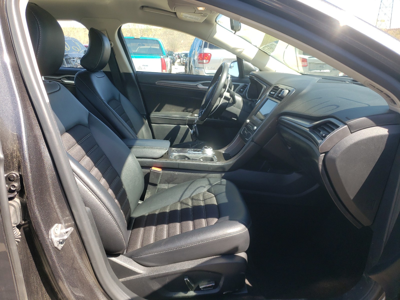 Zdjęcie 5 z aukcji – 2017 FORD FUSION SE z VIN 3FA6P0HD3HR407650