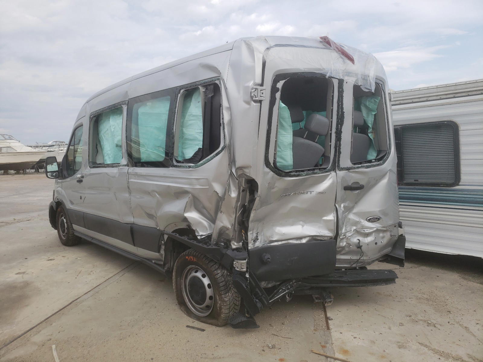 Photo 3 from auction – 2017 FORD TRANSIT with VIN 1FBAX2CM2HKA00838