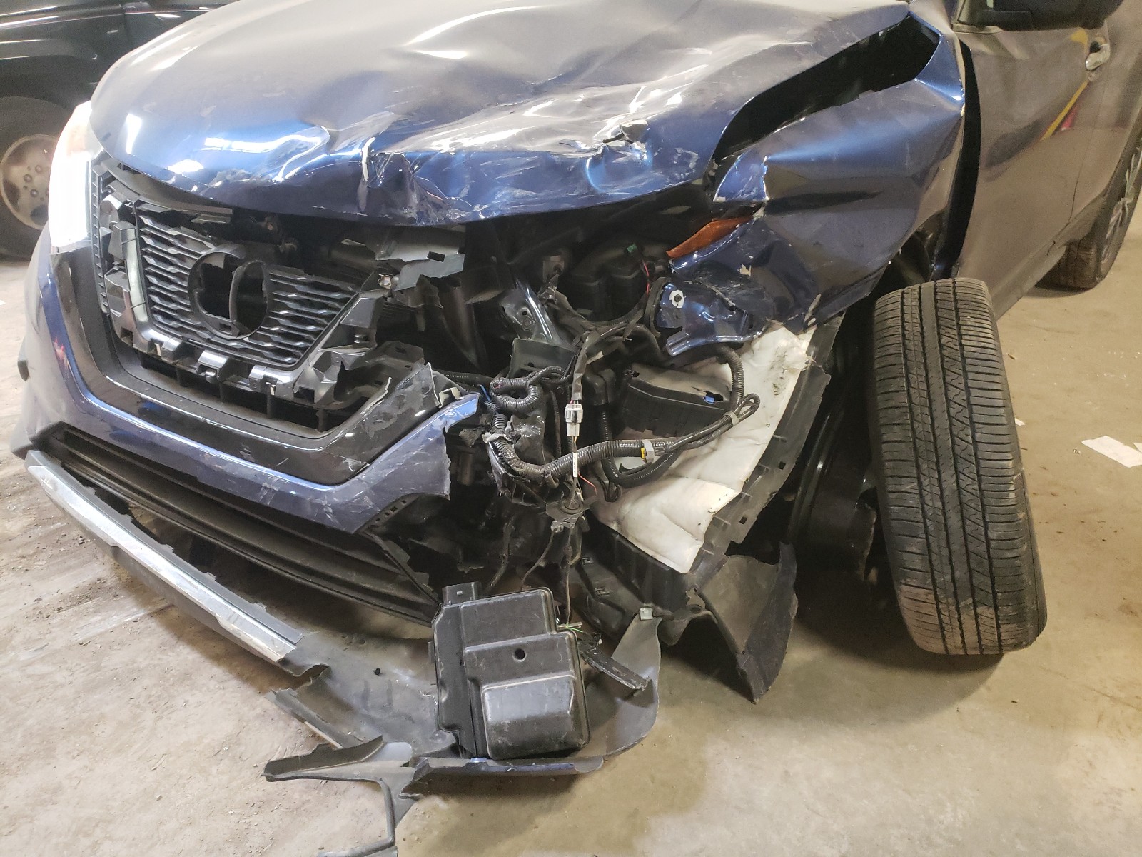 Photo 9 from auction – 2019 NISSAN ROGUE S with VIN 5N1AT2MV8KC826623