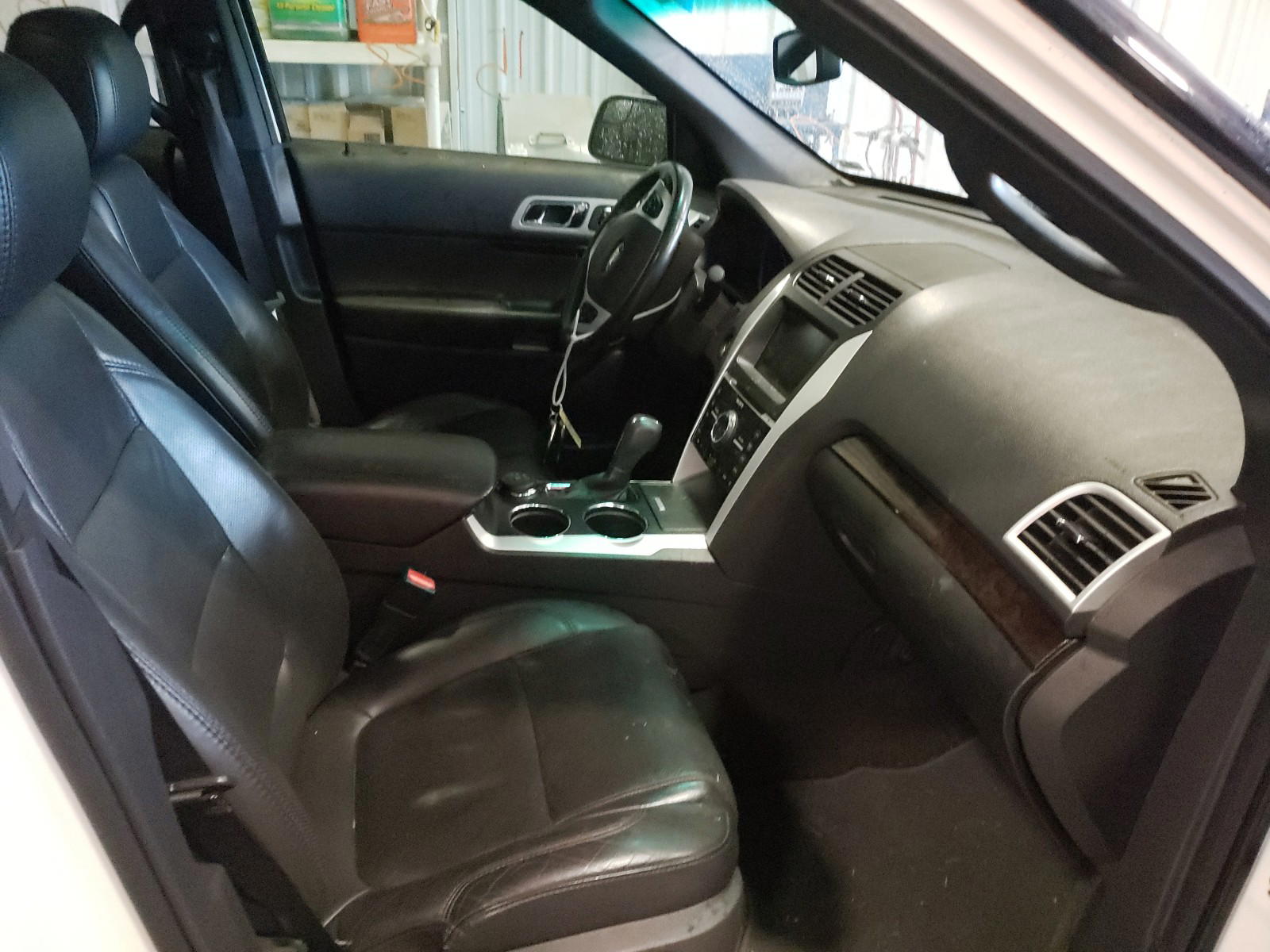 Photo 5 from auction – 2012 FORD EXPLORER L with VIN 1FMHK8F80CGA56360