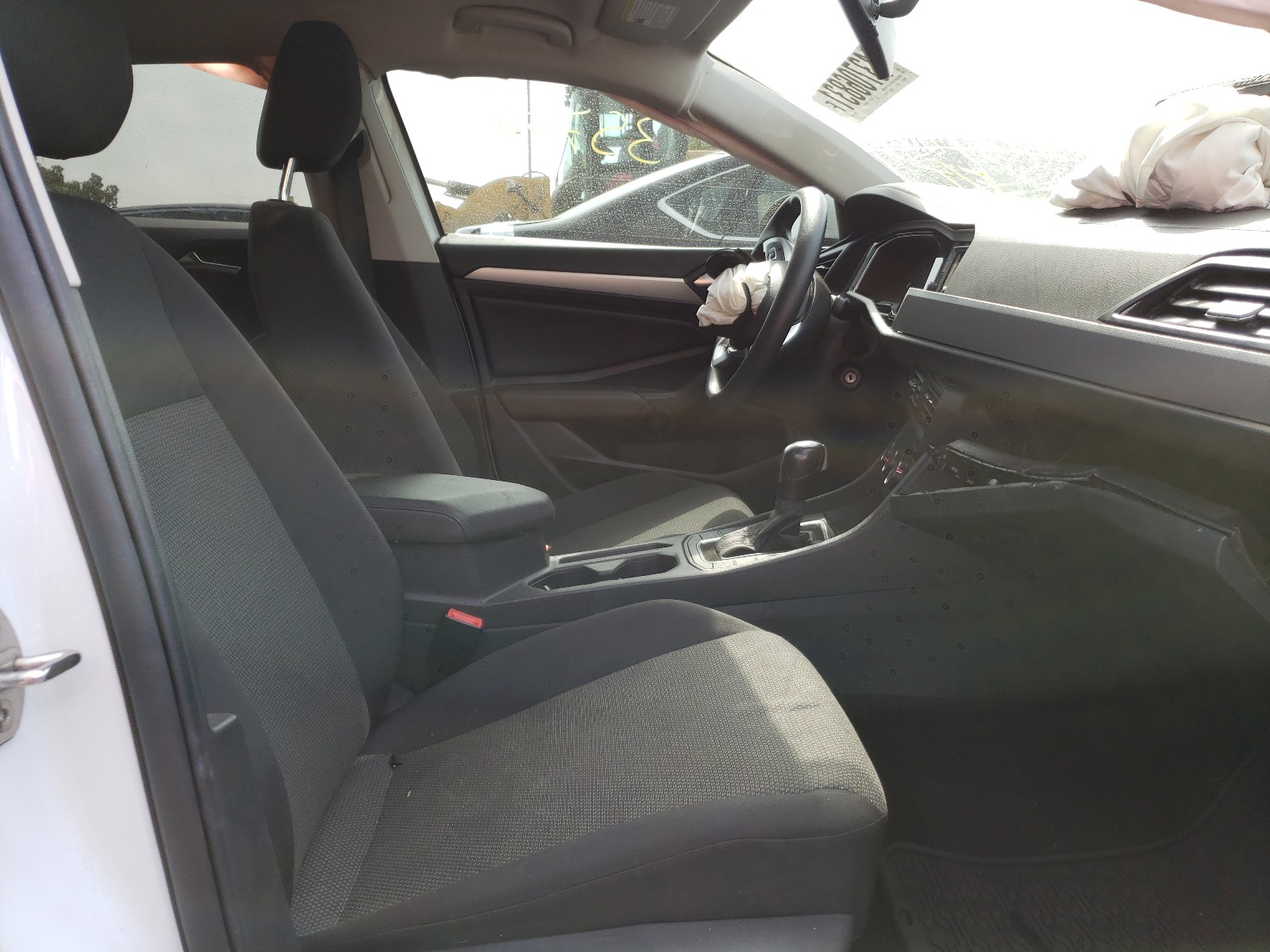 Photo 5 from auction – 2019 VOLKSWAGEN JETTA S with VIN 3VWC57BU6KM136248