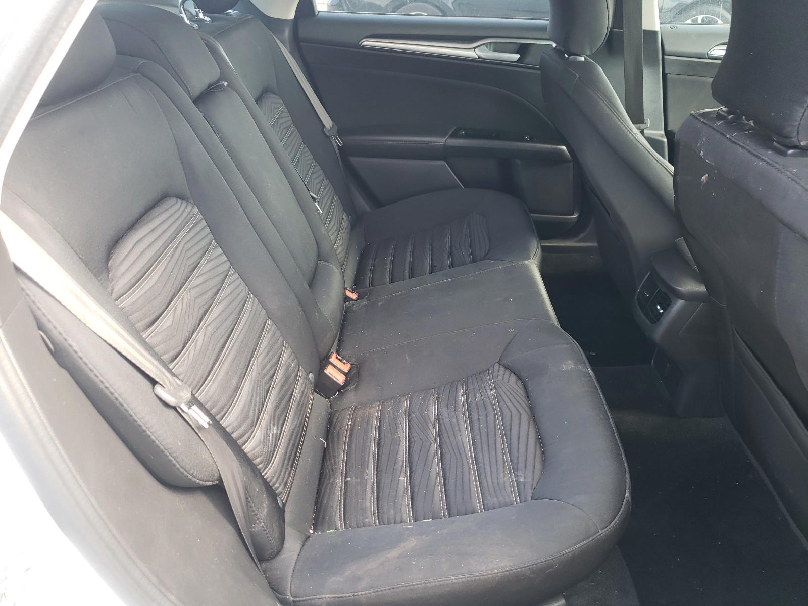 Photo 6 from auction – 2016 FORD FUSION SE with VIN 3FA6P0H77GR388139
