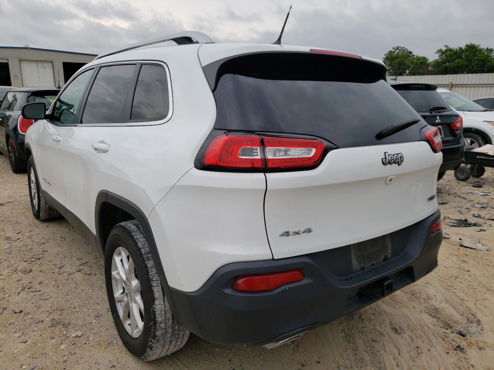 Photo 3 from auction – 2015 JEEP CHEROKEE L with VIN 1C4PJMCS5FW755313