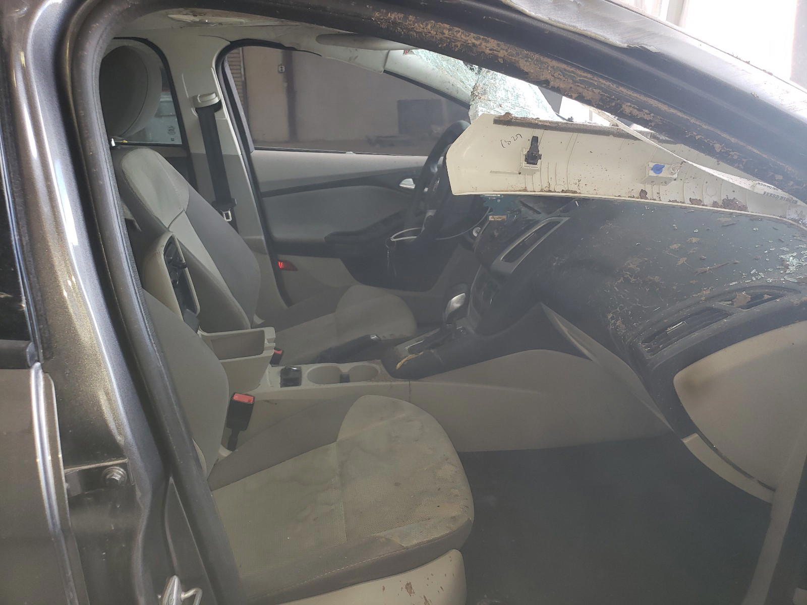 Photo 5 from auction – 2014 FORD FOCUS SE with VIN 1FADP3K27EL152317
