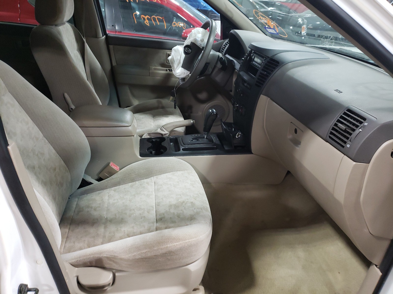 Photo 5 from auction – 2006 KIA SORENTO EX with VIN KNDJC733065601155